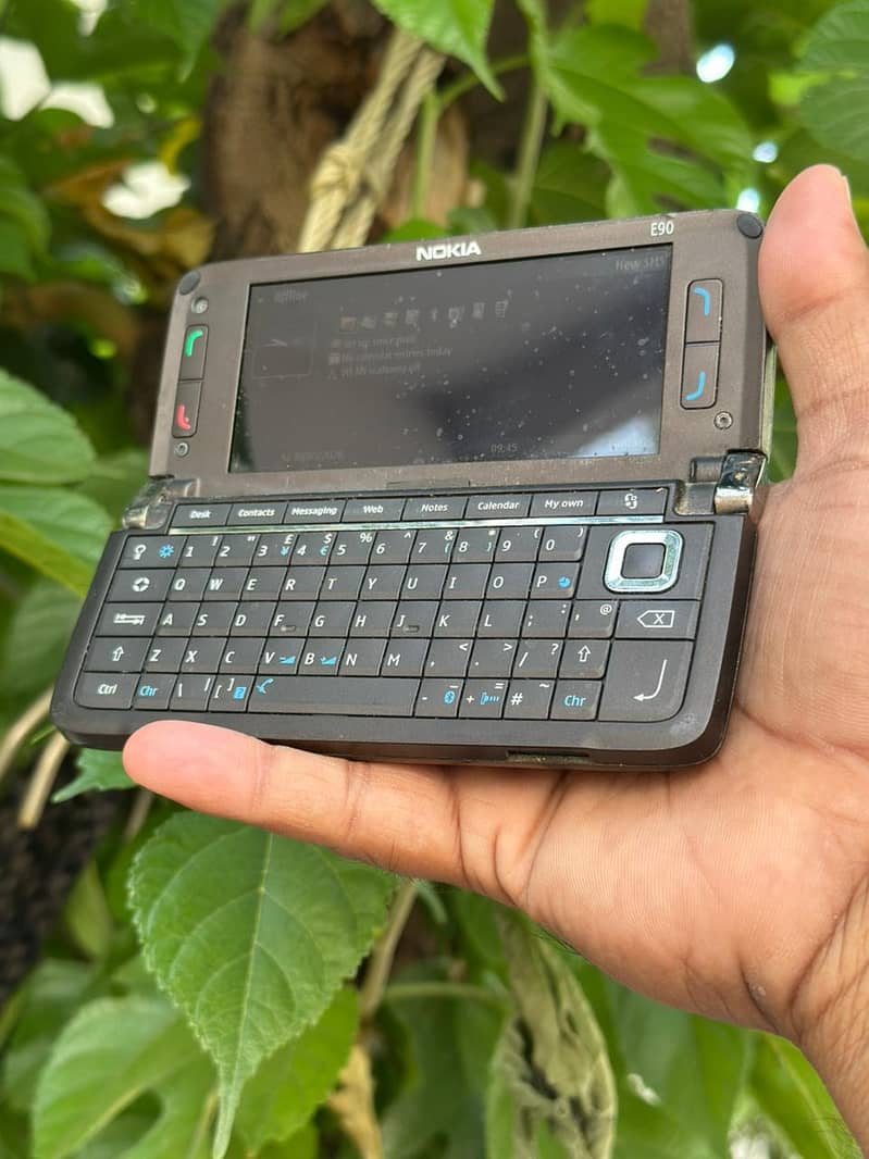 Nokia E90 2