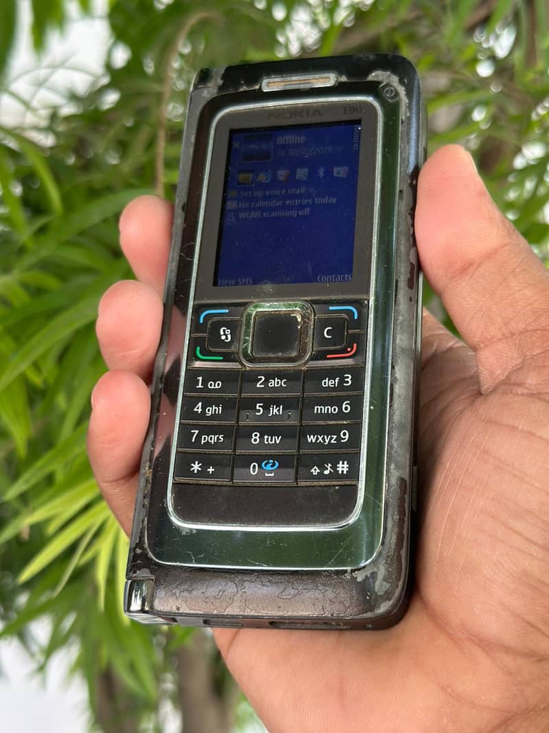 Nokia E90 7