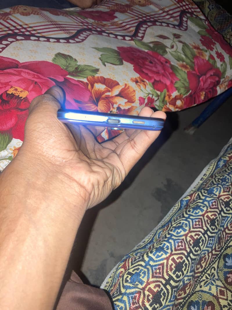 Sharp Aquos Zero 1