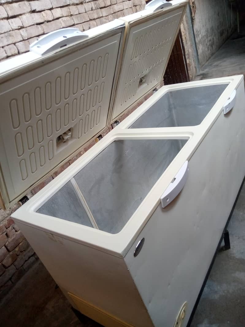 waves deep freezer 1