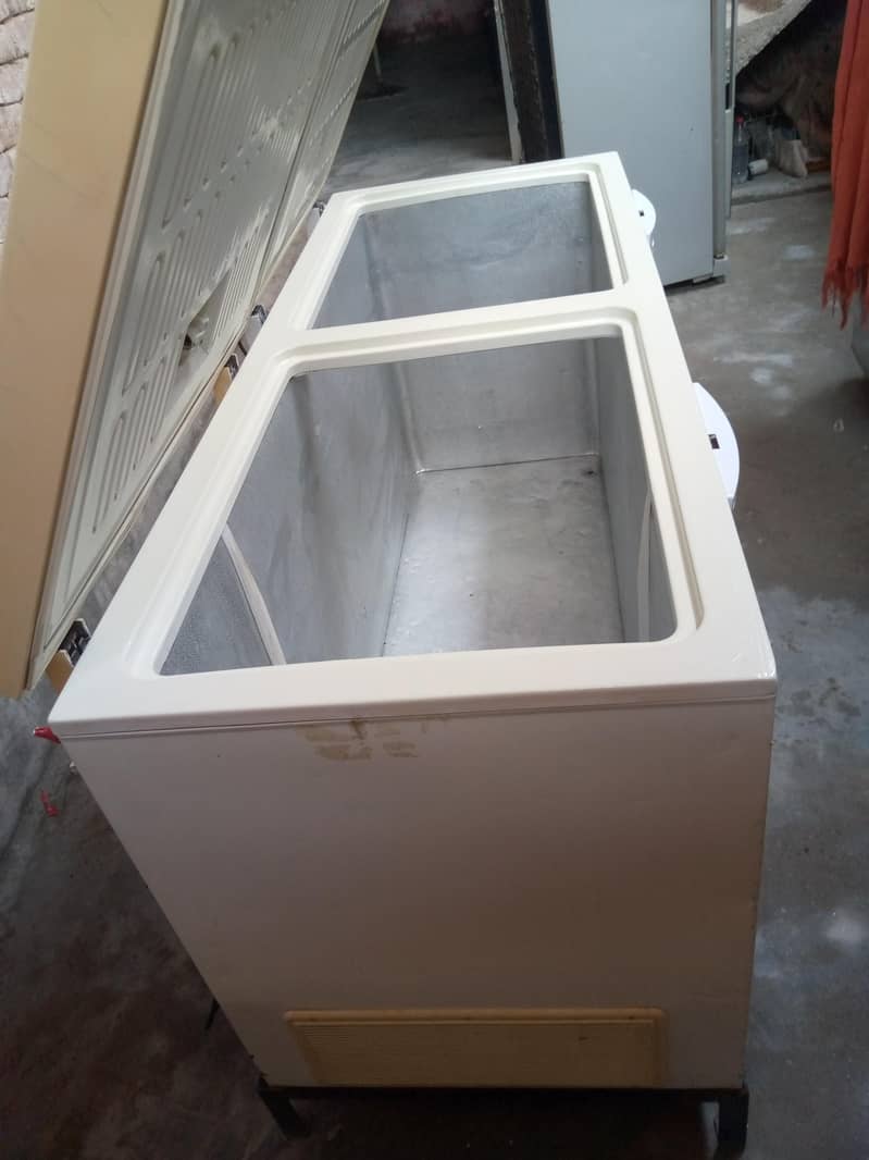 waves deep freezer 4