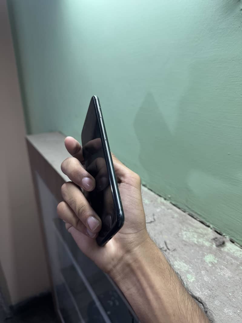 Apple iPhone 7 Plus 1