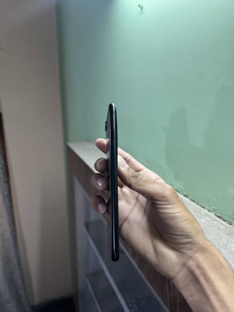 Apple iPhone 7 Plus 5