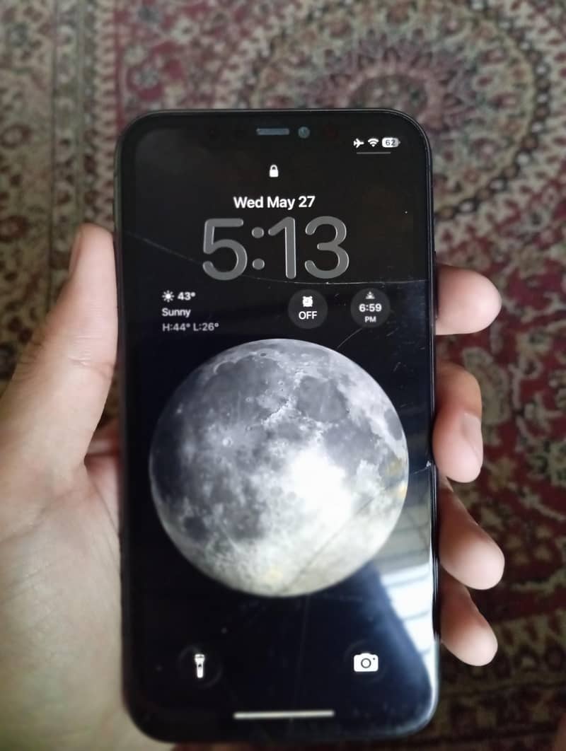 iPhone 11 4