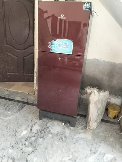 Dawlance fridge 10 by 10 condition warranty ma h urgent sale