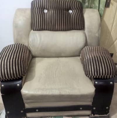 123 sofa complete set Near Harbanspura
