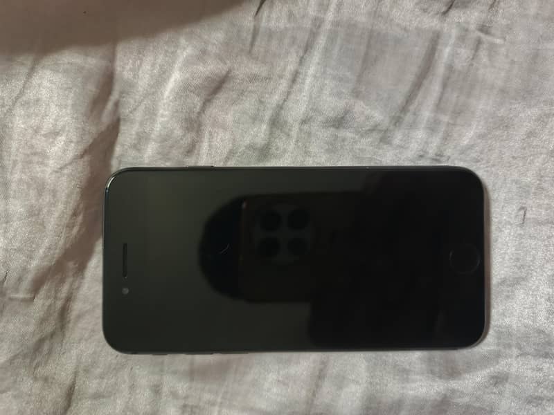 Apple iPhone 8 3