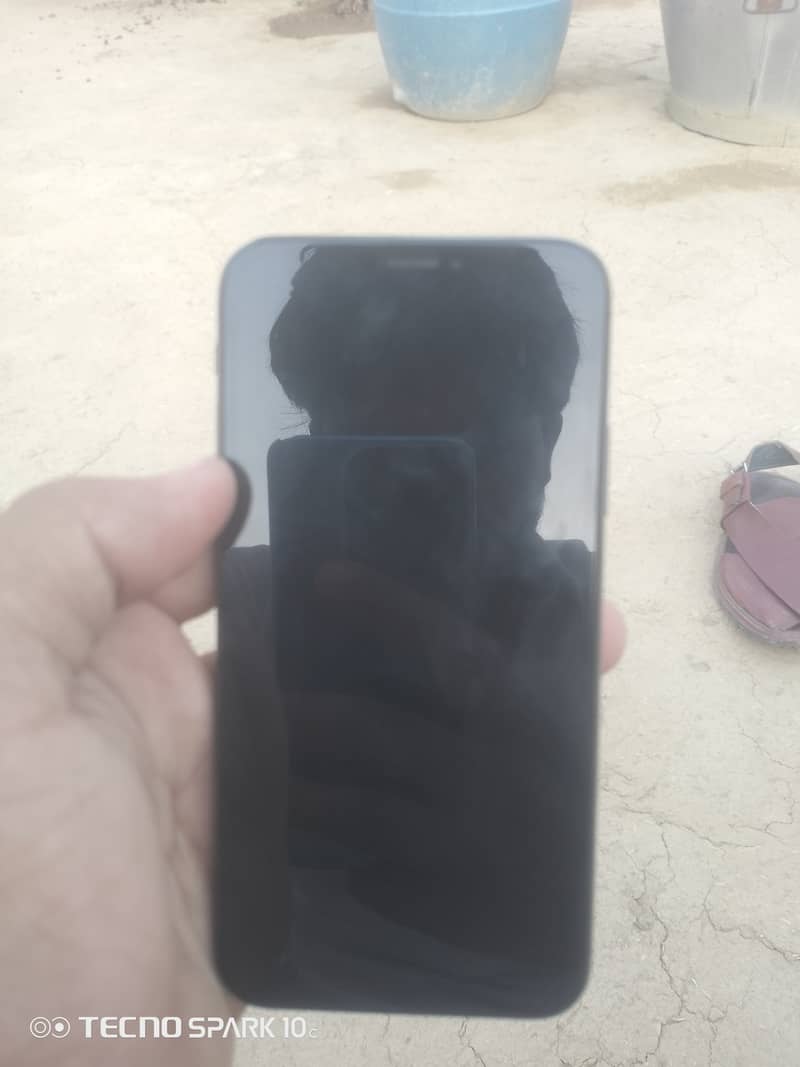 Apple iPhone X 4