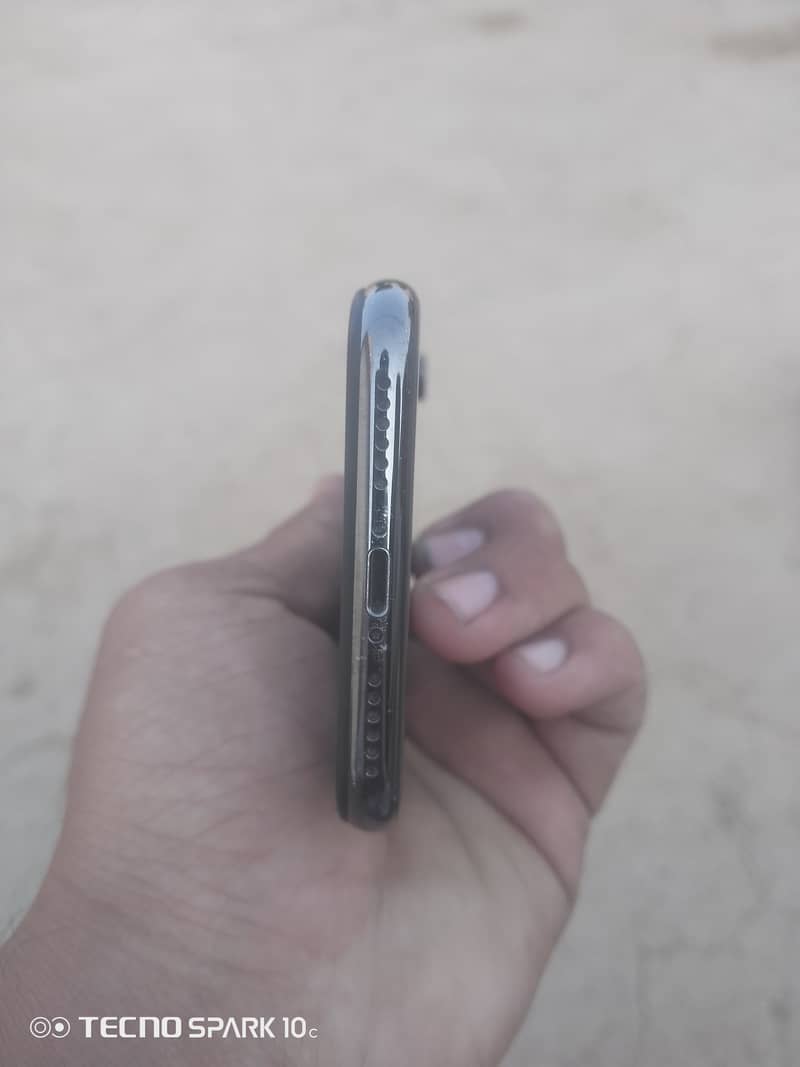 Apple iPhone X 5