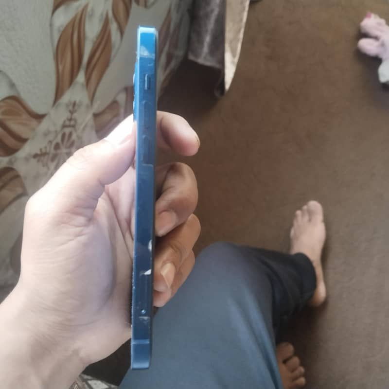 iPhone 12 0