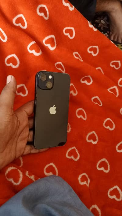 Apple iPhone 13