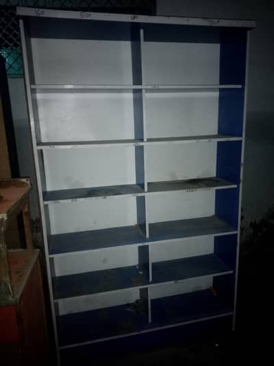 6x4x1.5ft Shelves n good condition
