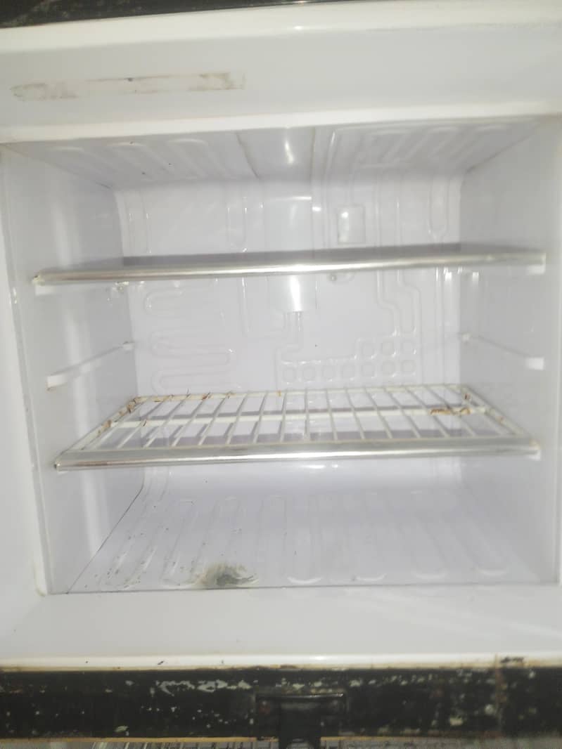 refrigerator orient medium 3