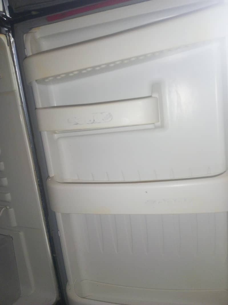 refrigerator orient medium 4