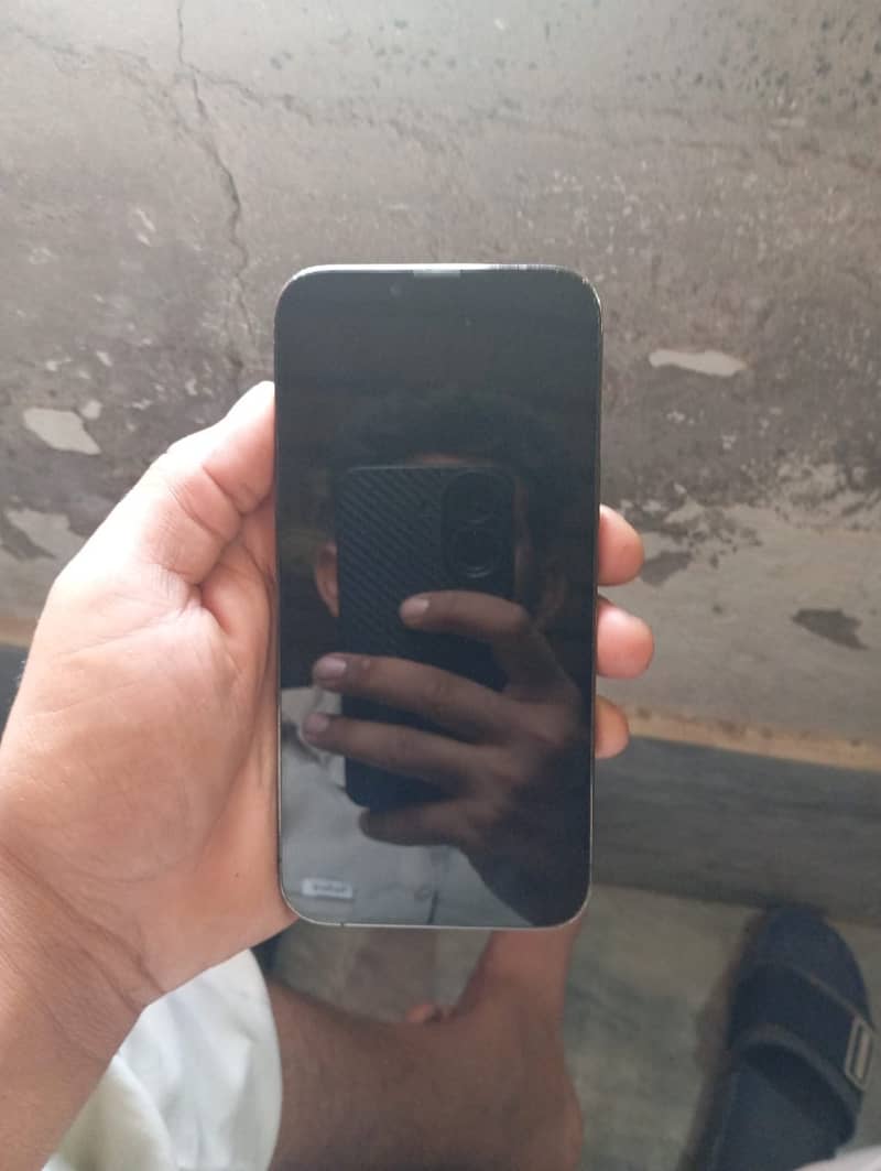 Apple iPhone 13 Pro Max 4