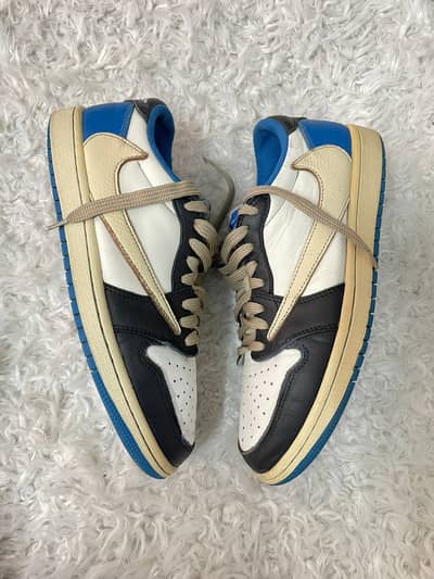 Nike air jordon x Travis Scott fragments