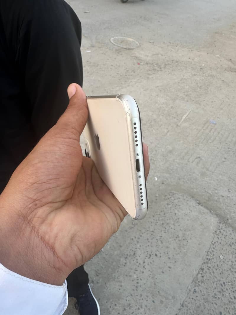 Apple iPhone 11 1