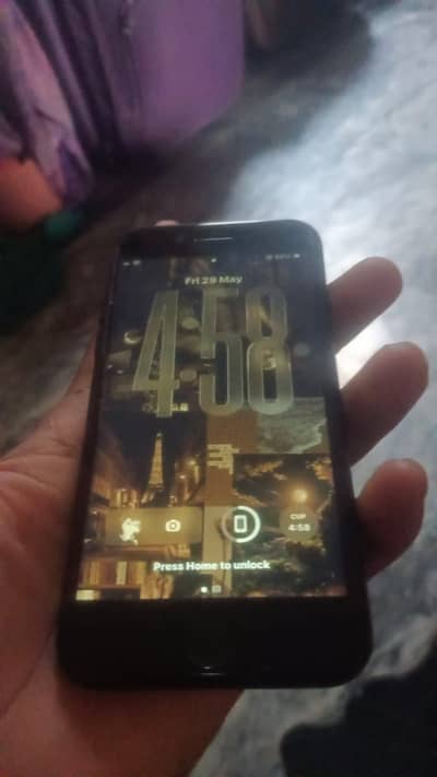 Apple iPhone SE