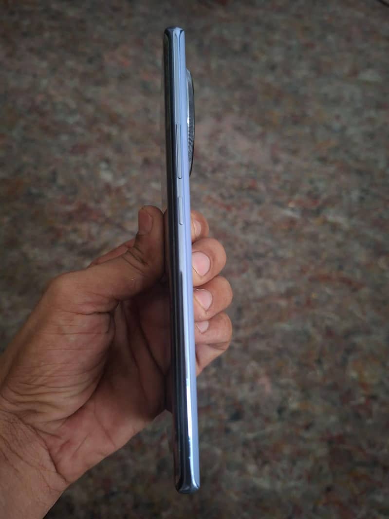 Tecno CAMON 30S 7