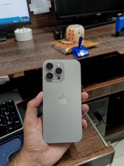 Apple iPhone 16 Pro Max