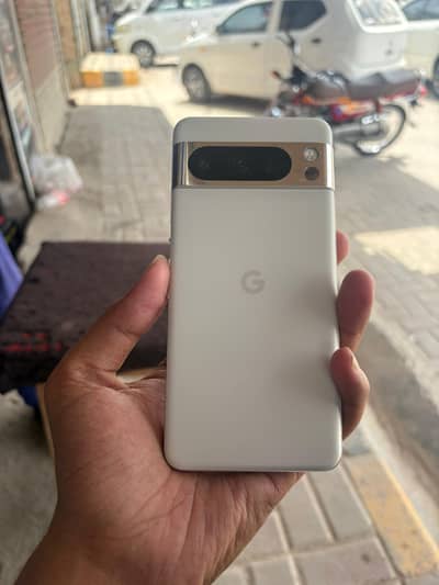 Google Pixel 8 Pro