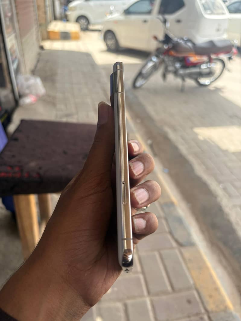 Google Pixel 8 Pro 2