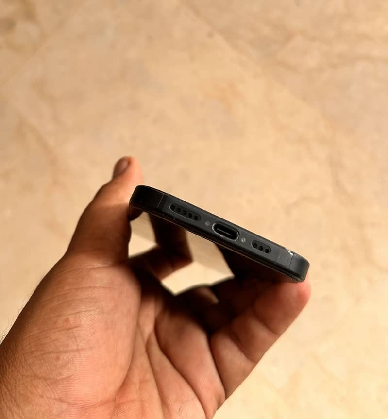 iPhone 16 2
