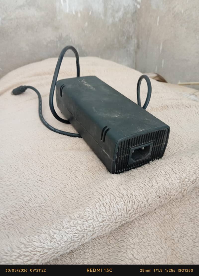 Xbox 360e 4