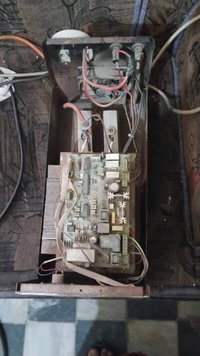 SELLING HOMEAXE 24VOLT AND OMEGA 12VOLT UPS