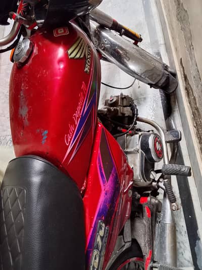 Honda 70 bike hy 13 modal bilkul ok hy