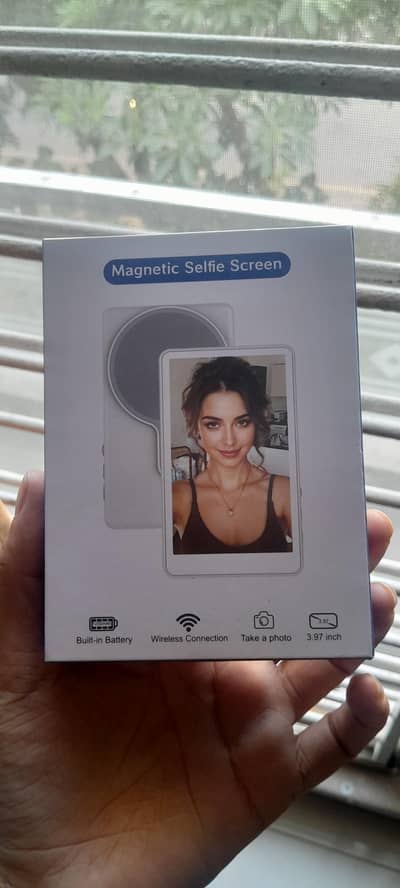 magnectic selfie screen