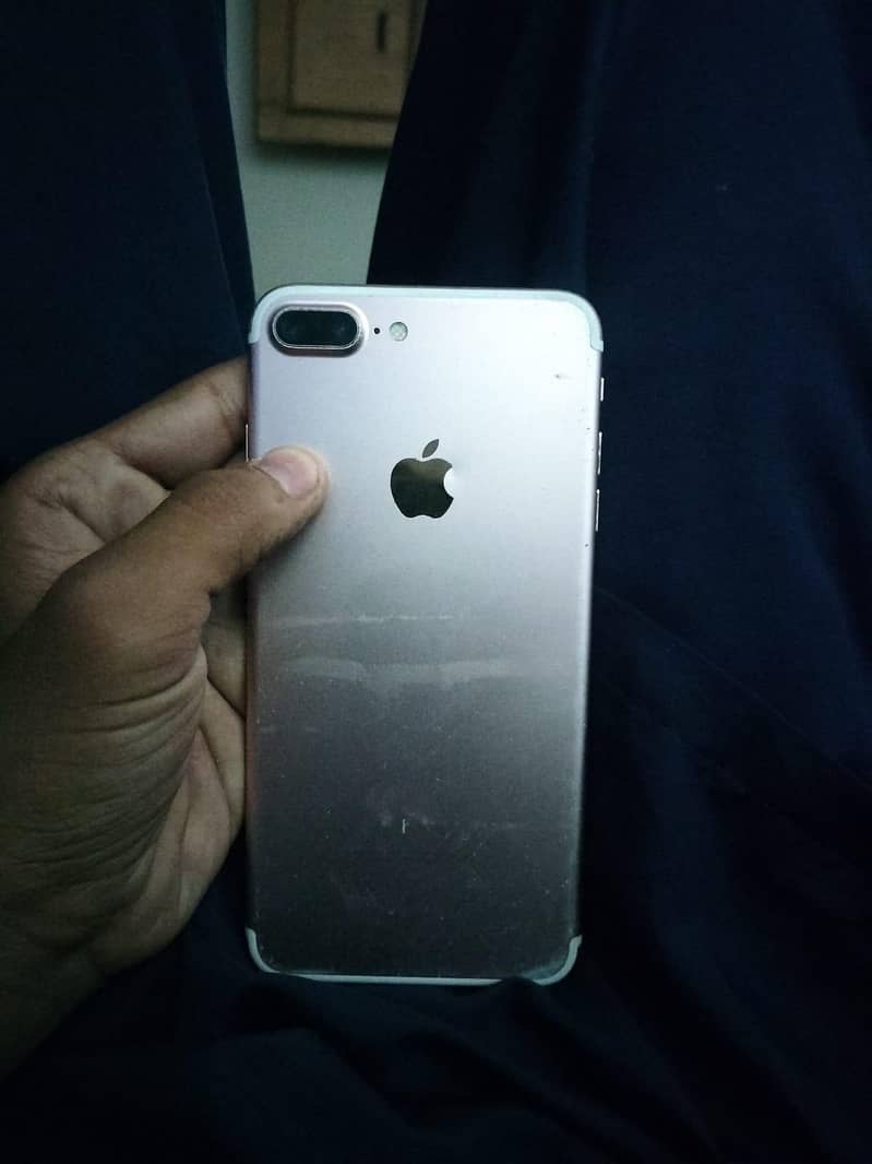 Apple iPhone 7 Plus 2