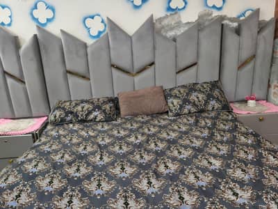 90000 new condition beautiful bed