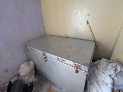 large size paiti trunk for sale urgent