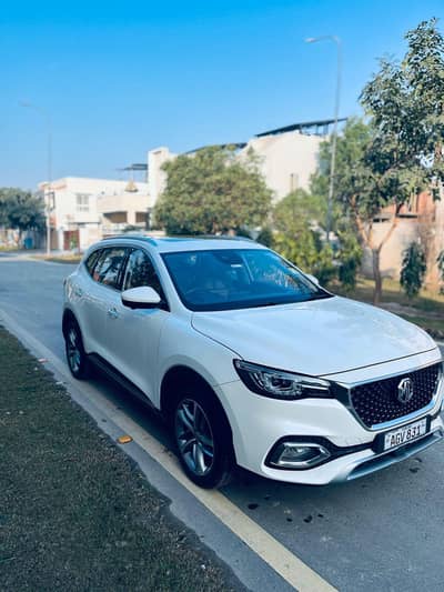 MG HS 2022