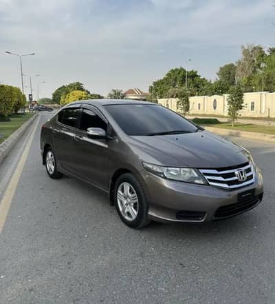 Honda City 2017 model almost genuine lush condition like brand new car