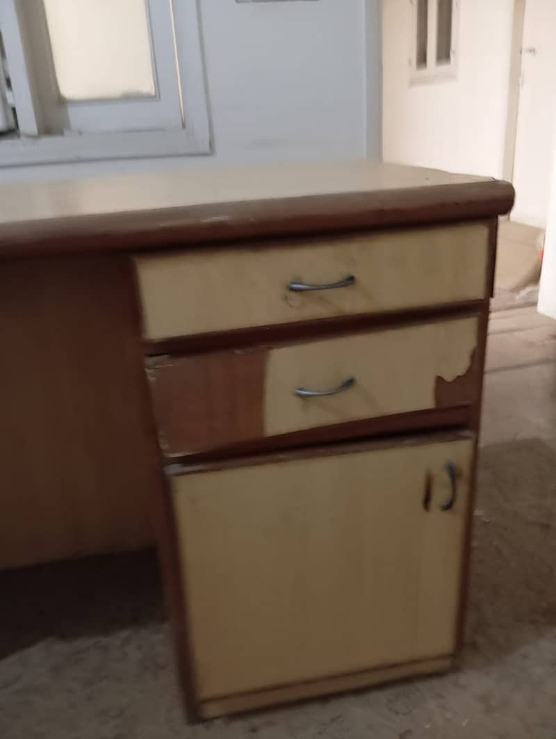 Computer Table with Chair 2
