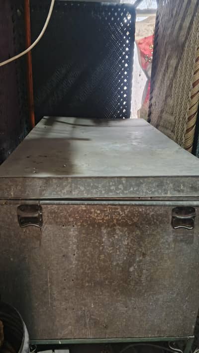 Pati Trunk with stand for sale. 10\10 condition. Ph: 0322 4027069