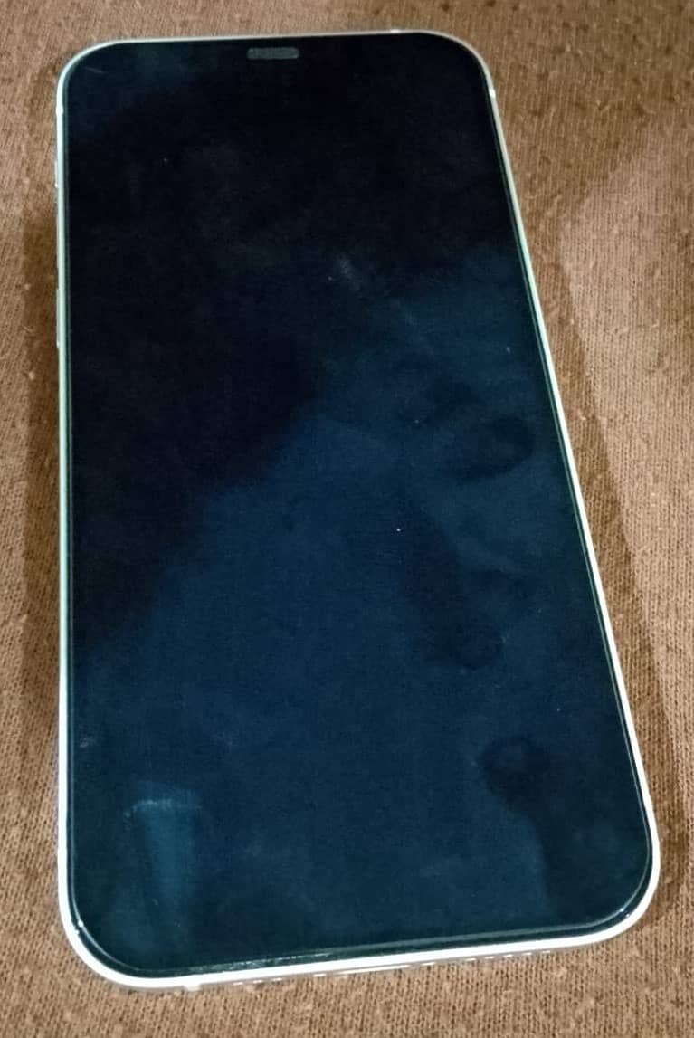 Apple iPhone 12 4