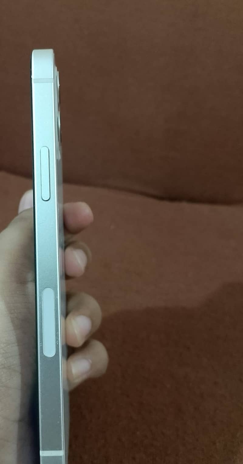 Apple iPhone 12 5