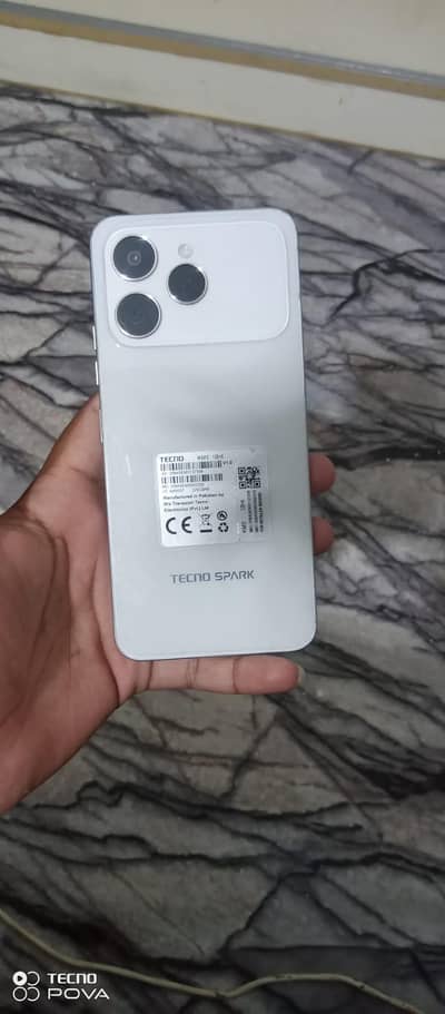 Tecno spark 40