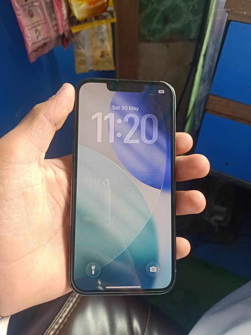 Apple iPhone 13 2