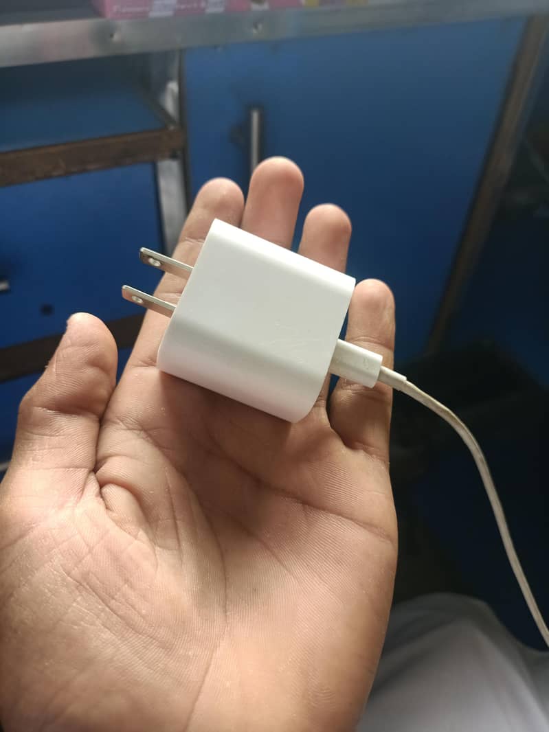 Apple iPhone 13 12