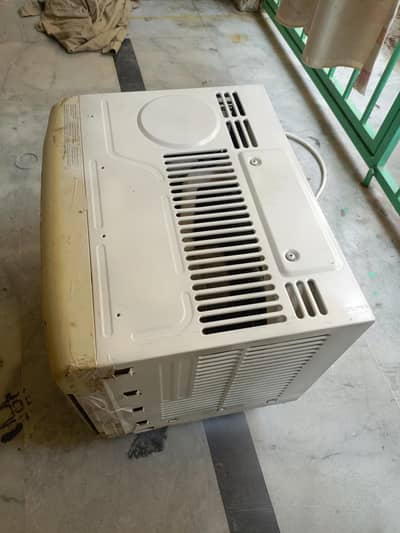 Window AC Half Ton - DC