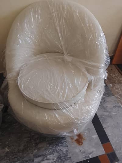 clean 10/10 condition 2 chairs coffee set
