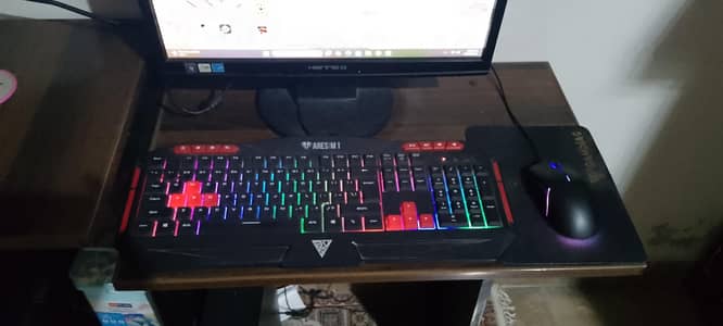 GAMING PC FULL SETUP WITH 19 INCH MONITOR AND RGB KEYBOARD
