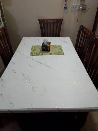 Dinning Table with chairs for sale.