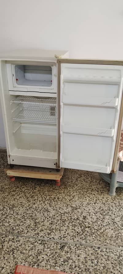 Dawlance refrigerator single door.