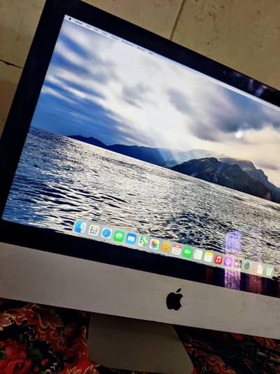 Apple iMac Mid 2014  21.5 inch Retina Display 8GB DD3 RAM  500GB SSD