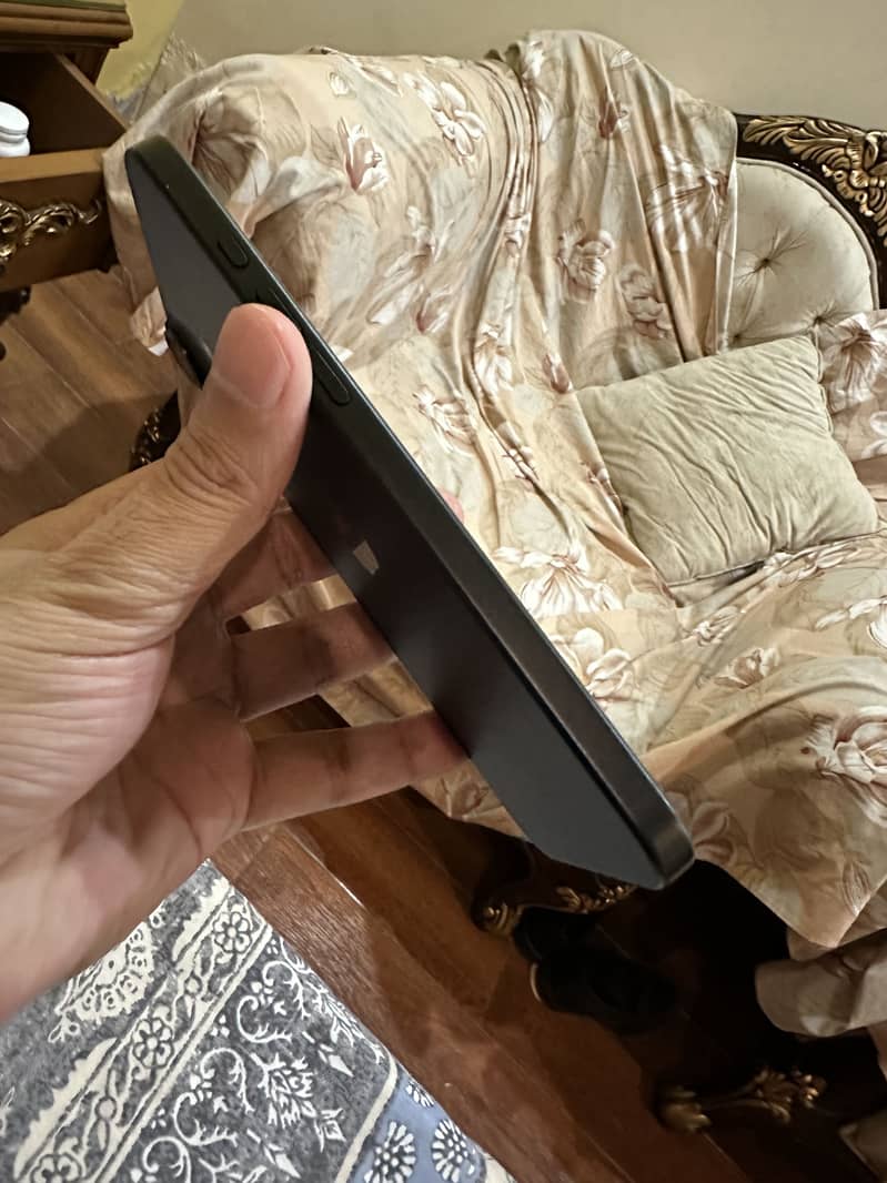 Apple iPhone 16 Plus 1